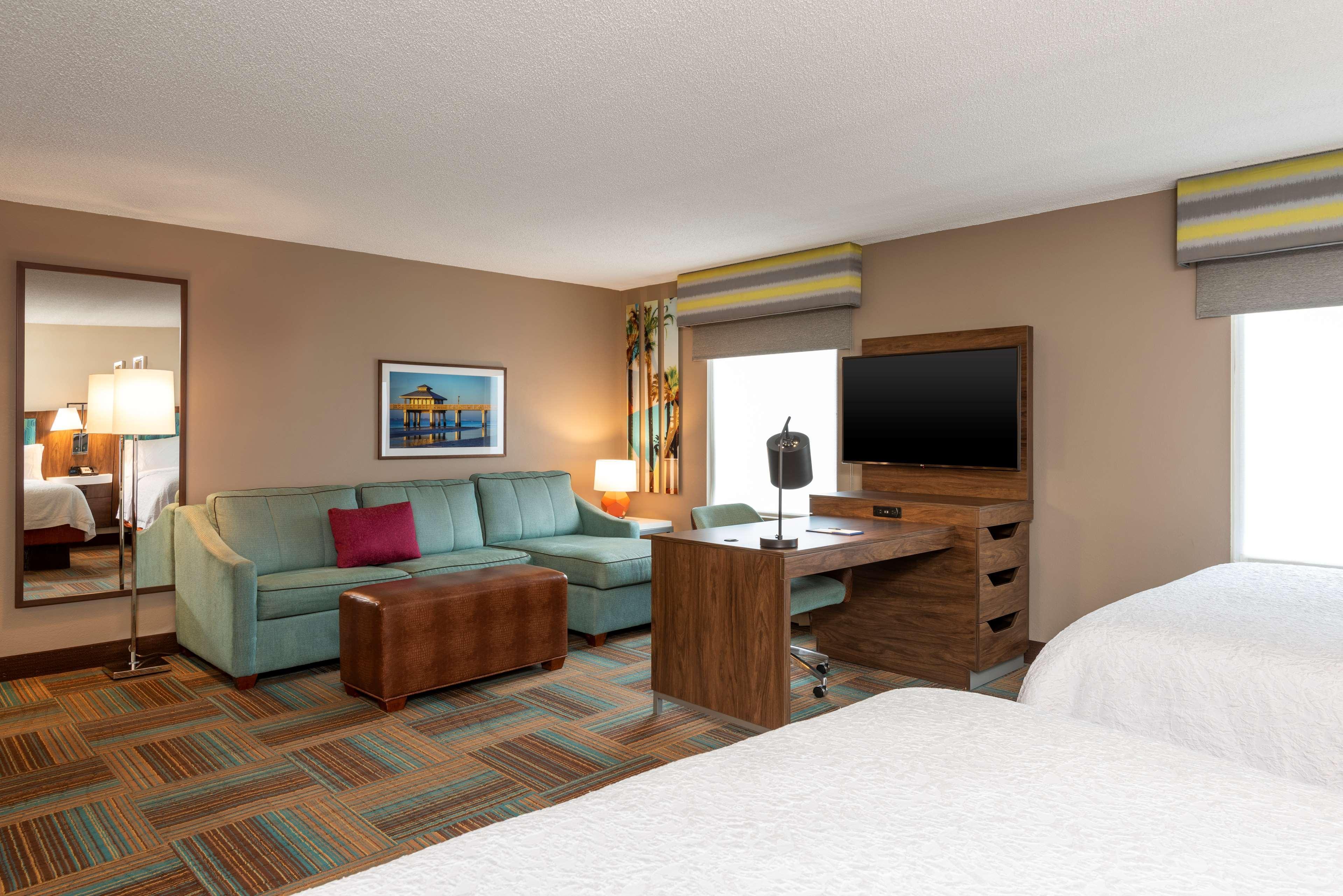 Hampton Inn & Suites Fort Myers-Colonial Boulevard Exterior foto